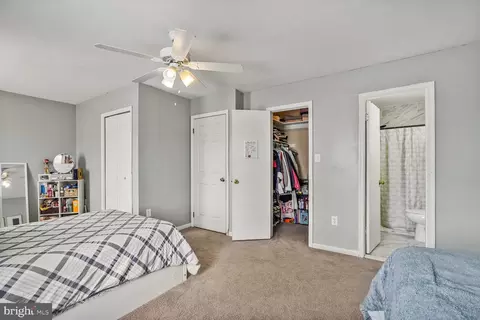 8969 Mcdowell Comn Comn, Manassas, VA 20110 photo 11