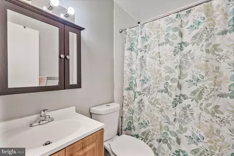 8969 Mcdowell Comn Comn, Manassas, VA 20110 photo 15