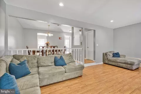 8969 Mcdowell Comn Comn, Manassas, VA 20110 photo 6