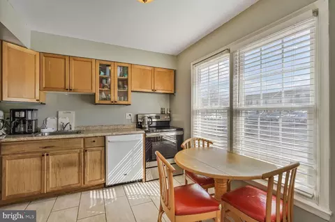 8969 Mcdowell Comn Comn, Manassas, VA 20110 photo 2