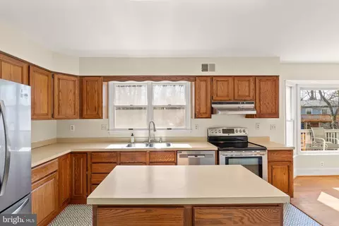 8802 Weir St, Manassas, VA 20110 photo 15