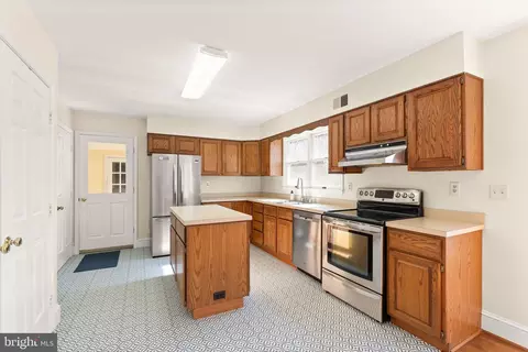 8802 Weir St, Manassas, VA 20110 photo 18