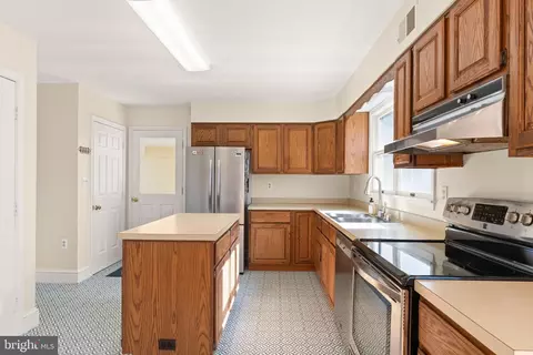 8802 Weir St, Manassas, VA 20110 photo 17