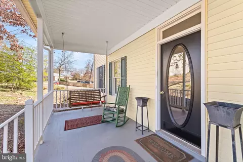 8802 Weir St, Manassas, VA 20110 photo 8