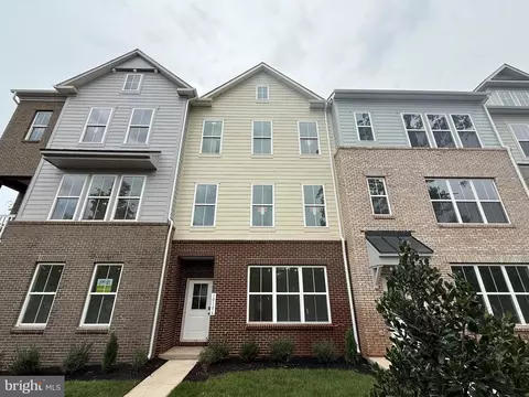 10106 Queens Way, Manassas, VA 20110