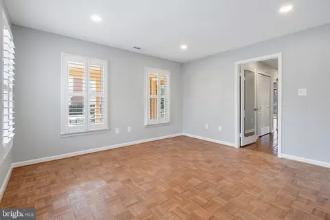 Living - 8895 Bond Ct, Manassas, VA 20110 photo 8 of 9