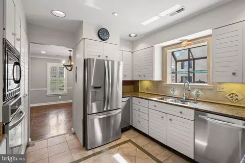 Kitchen - 8895 Bond Ct, Manassas, VA 20110 photo 5 of 5