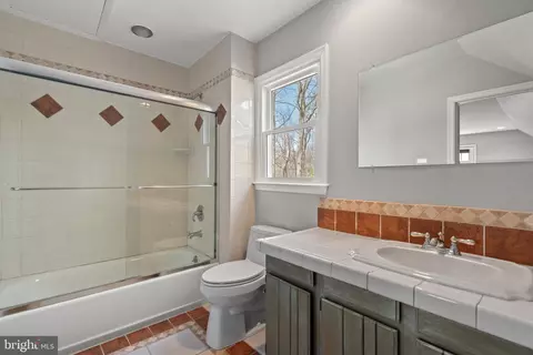 Entry Way - 8895 Bond Ct, Manassas, VA 20110 photo 12 of 14