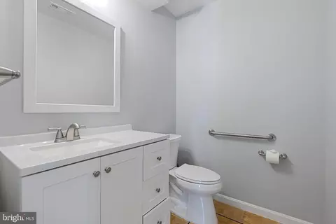 Bath - 8895 Bond Ct, Manassas, VA 20110 photo 1 of 5