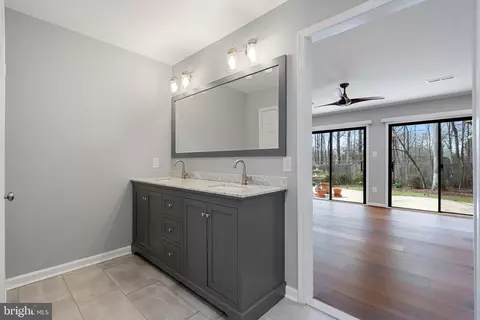 Entry Way - 8895 Bond Ct, Manassas, VA 20110 photo 8 of 14