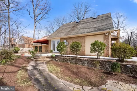Exterior - 8895 Bond Ct, Manassas, VA 20110 photo 15 of 17