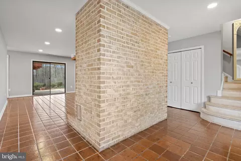 Entry Way - 8895 Bond Ct, Manassas, VA 20110 photo 2 of 14