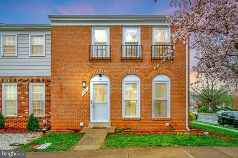 8400 Piney Point Ct, Manassas, VA 20110