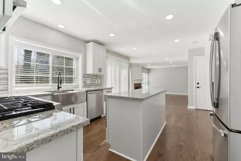 Entry Way - 9319 Amaryllis Ave, Manassas, VA 20110 photo 2 of 10