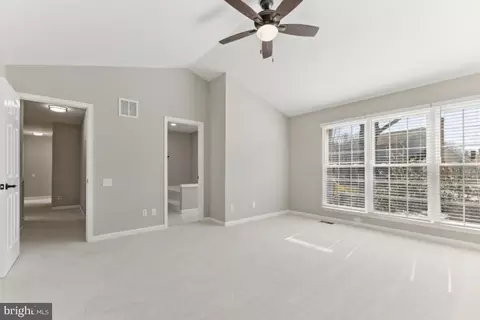 Entry Way - 9319 Amaryllis Ave, Manassas, VA 20110 photo 8 of 10