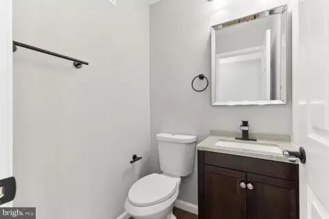 Entry Way - 9319 Amaryllis Ave, Manassas, VA 20110 photo 5 of 10
