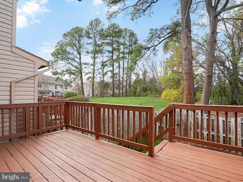 Exterior - 8628 Sanderling Dr, Manassas, VA 20110 photo 5 of 11