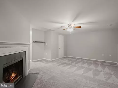 Living - 8628 Sanderling Dr, Manassas, VA 20110 photo 6 of 7