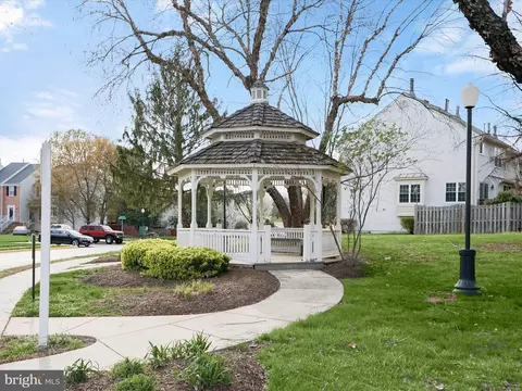 Exterior - 8628 Sanderling Dr, Manassas, VA 20110 photo 11 of 11