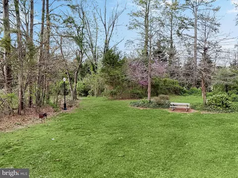 Exterior - 8628 Sanderling Dr, Manassas, VA 20110 photo 10 of 11