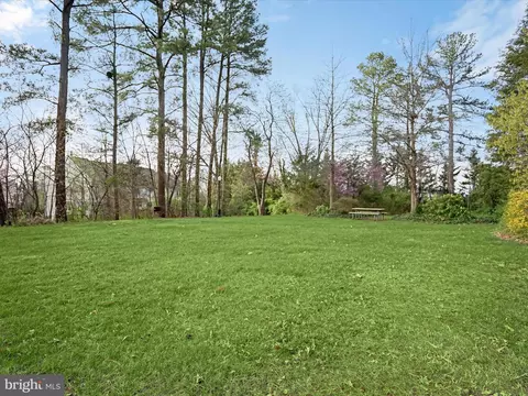 Exterior - 8628 Sanderling Dr, Manassas, VA 20110 photo 9 of 11