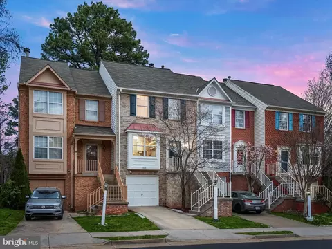 Exterior - 8628 Sanderling Dr, Manassas, VA 20110 photo 3 of 11