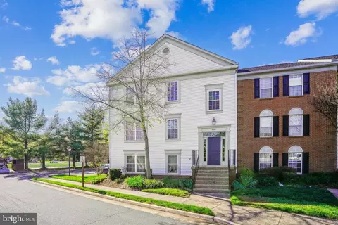 9330 Niki Pl #301, Manassas, VA 20110