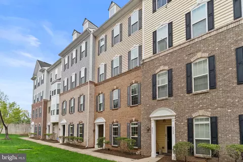 9555 Chancellorsville Ln #10E, Manassas, VA 20110
