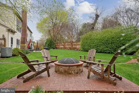 Exterior - 8633 Deckert Pl, Manassas, VA 20110 photo 2 of 7