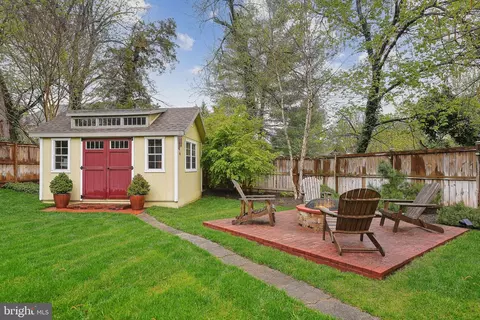 Exterior - 8633 Deckert Pl, Manassas, VA 20110 photo 3 of 7