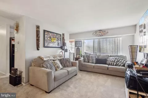 8383 Buttress Ln #202, Manassas, VA 20110