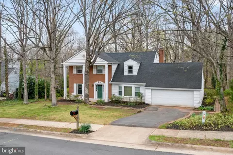 9355 Birchwood Ct, Manassas, VA 20110