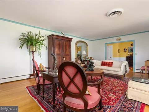 Living - 9100 Stonewall Rd, Manassas, VA 20110 photo 3 of 6
