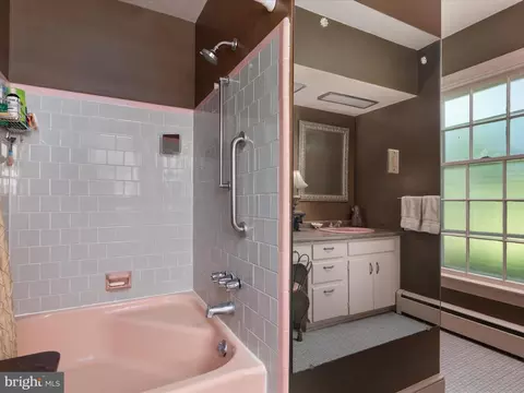 Bath - 9100 Stonewall Rd, Manassas, VA 20110 photo 2 of 3