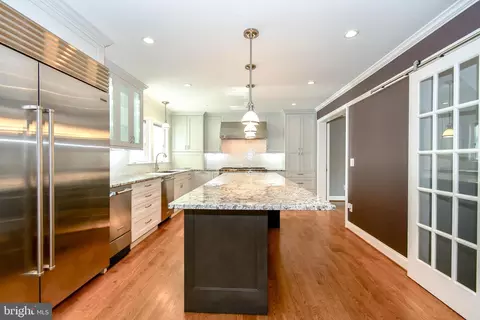 9506 Vinnia Ct, Manassas, VA 20110 photo 3
