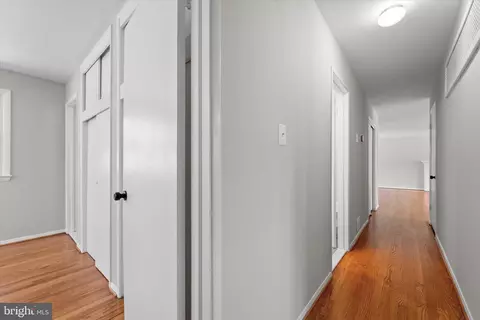 Entry Way - 9208 Peabody St, Manassas, VA 20110 photo 3 of 7