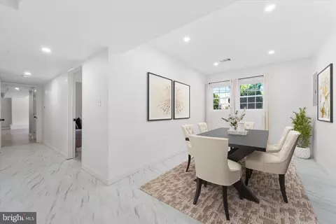 Entry Way - 9208 Peabody St, Manassas, VA 20110 photo 6 of 7