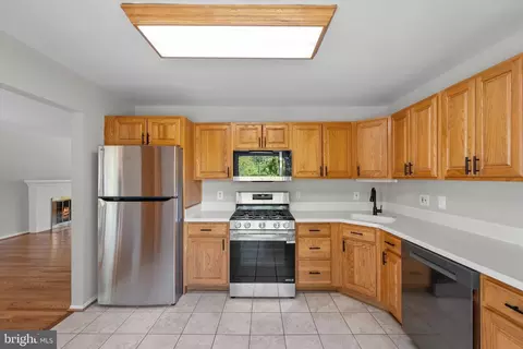 Kitchen - 9208 Peabody St, Manassas, VA 20110 photo 2 of 3