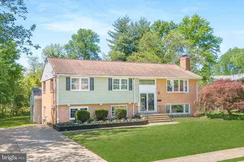 Exterior - 9208 Peabody St, Manassas, VA 20110 photo 4 of 12