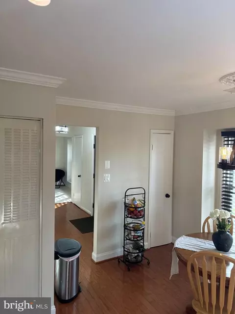 Entry Way - 8549 Stonewall Rd, Manassas, VA 20110 photo 2 of 10