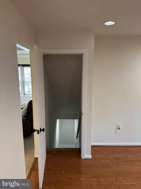 Entry Way - 8549 Stonewall Rd, Manassas, VA 20110 photo 5 of 10