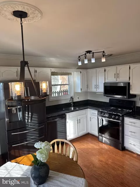 Kitchen - 8549 Stonewall Rd, Manassas, VA 20110 photo 2 of 3