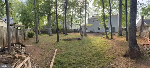 Exterior - 8549 Stonewall Rd, Manassas, VA 20110 photo 5 of 8