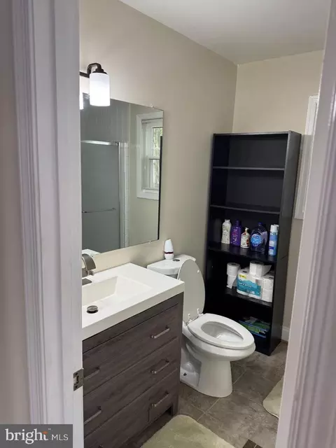 Bath - 8549 Stonewall Rd, Manassas, VA 20110 photo 2 of 2