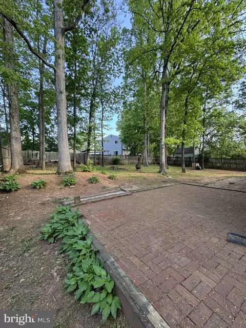 Exterior - 8549 Stonewall Rd, Manassas, VA 20110 photo 6 of 8
