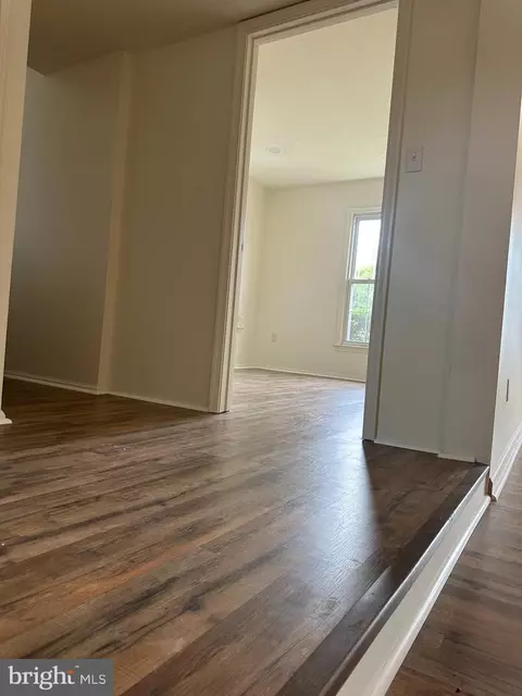 Entry Way - 8959 Rolling Rd, Manassas, VA 20110 photo 5 of 6