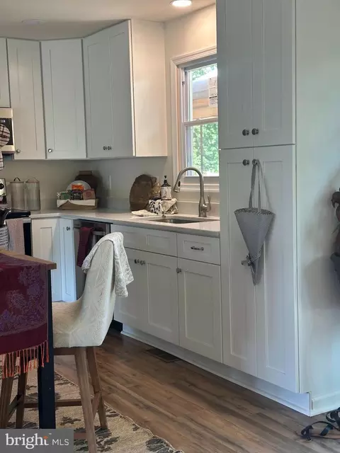 Kitchen - 8959 Rolling Rd, Manassas, VA 20110 photo 3 of 9