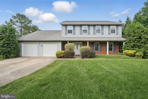 8929 Sweetbriar St, Manassas, VA 20110