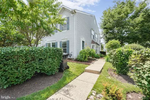 9352 Wax Myrtle Way, Manassas, VA 20110