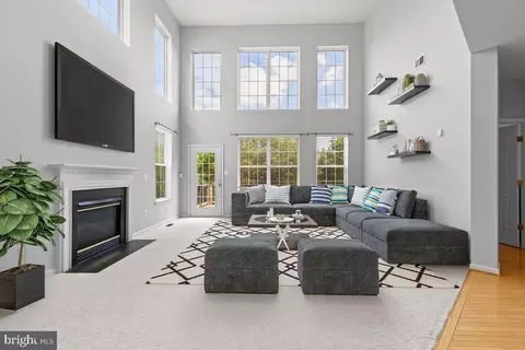 Living - 8341 Tillett Loop, Manassas, VA 20110 photo 1 of 3